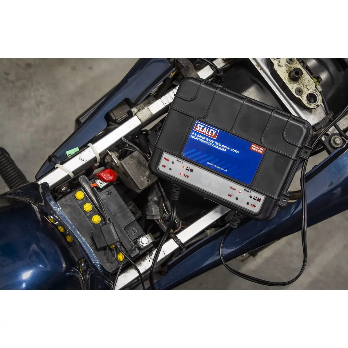 Sealey Two Bank 6/12V 10A (2 x 5A) Auto Maintenance Charger - Image 8