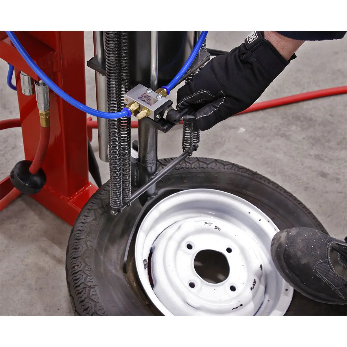 Sealey Tyre Changer Pneumatic/Manual Operation - Image 5