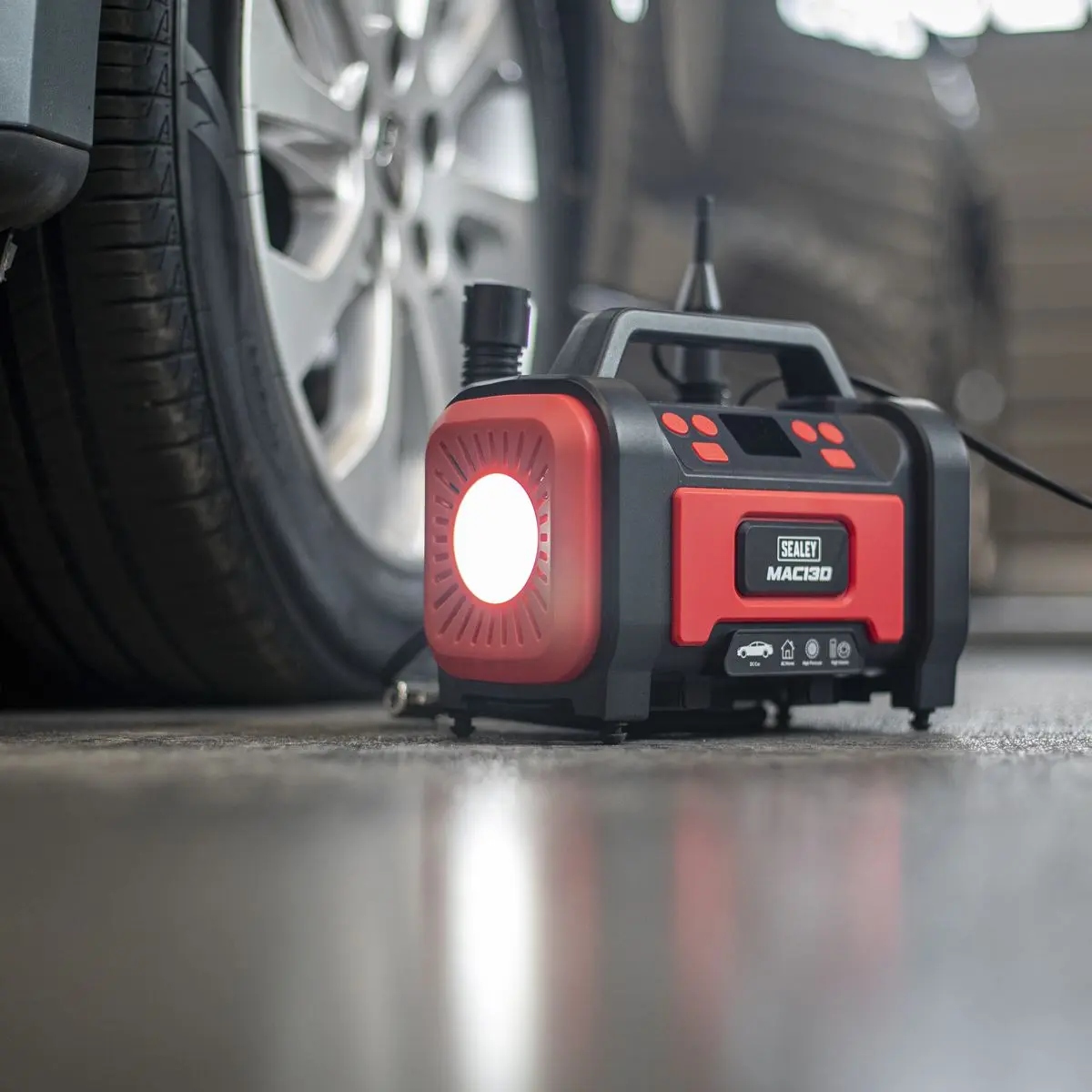 Sealey Tyre Inflator & High-Volume Air Pump 12V/230V AC - Image 10