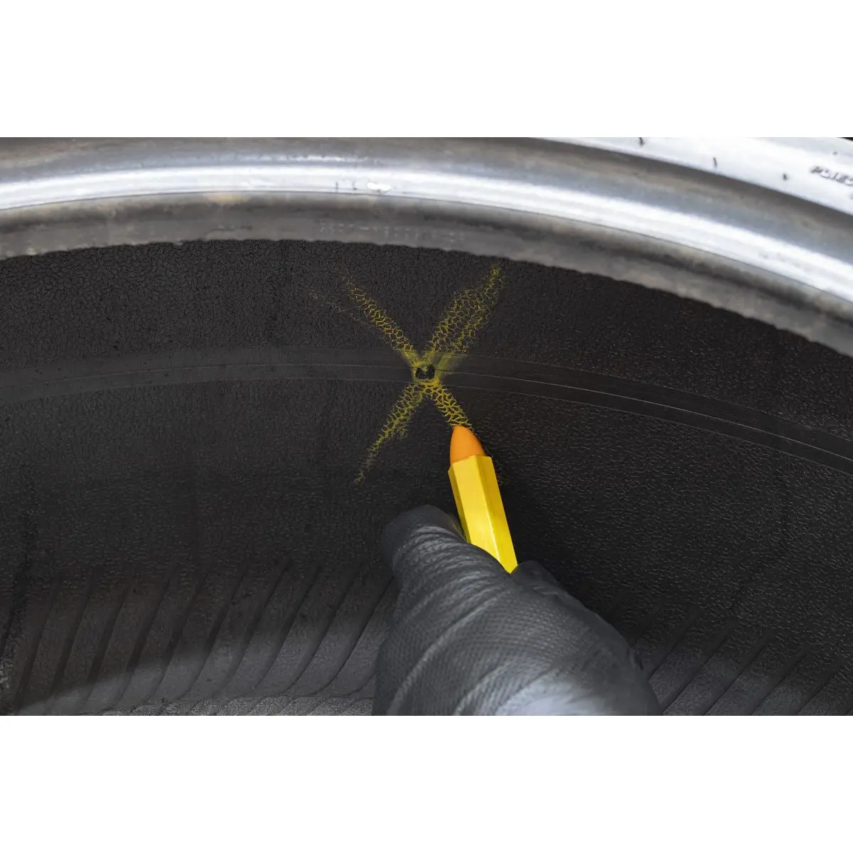 Sealey Tyre Marking Crayon - Yellow Pack of 6 - Image 2