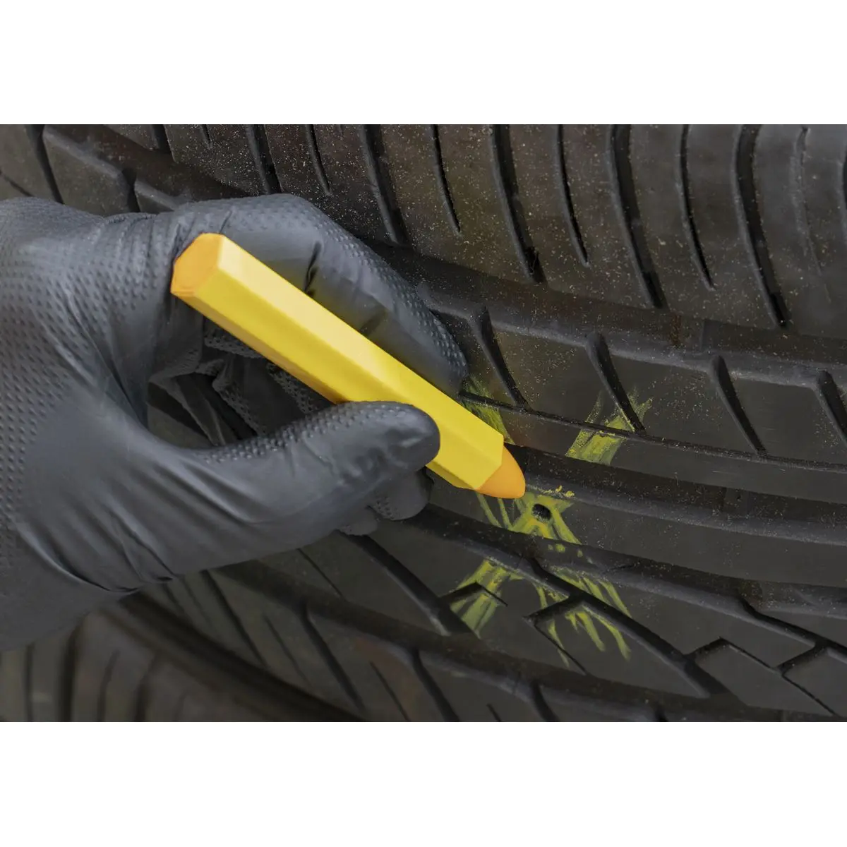 Sealey Tyre Marking Crayon - Yellow Pack of 6 - Image 4