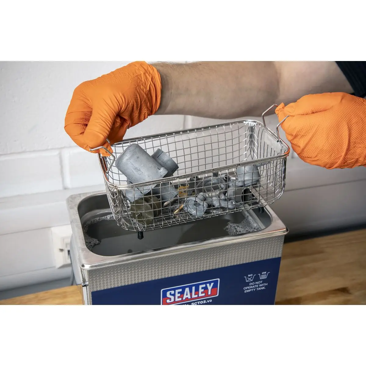 Sealey Ultrasonic Cleaning Fluid 5L - Image 5