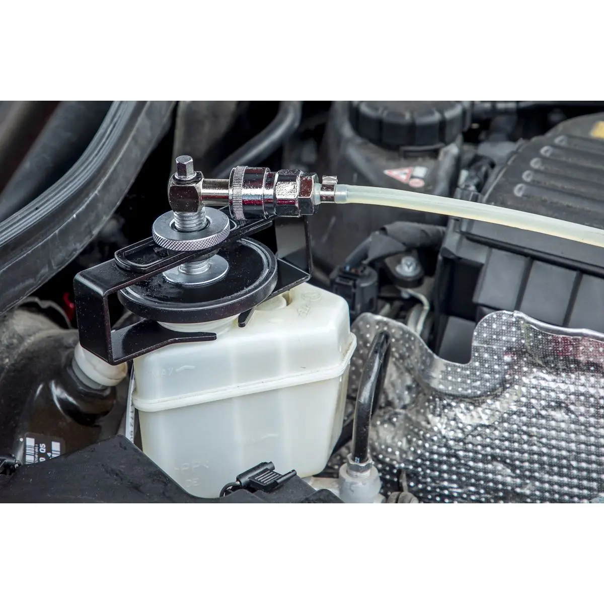 Sealey Universal Adaptor Brake & Clutch Bleeder Cap - Image 4