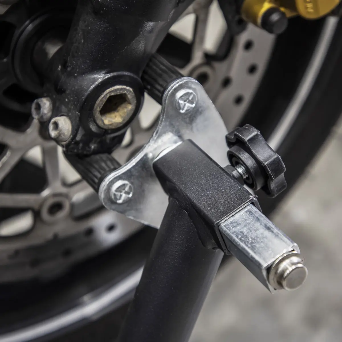 Sealey Universal Front Paddock Stand 360° Floating - Image 5