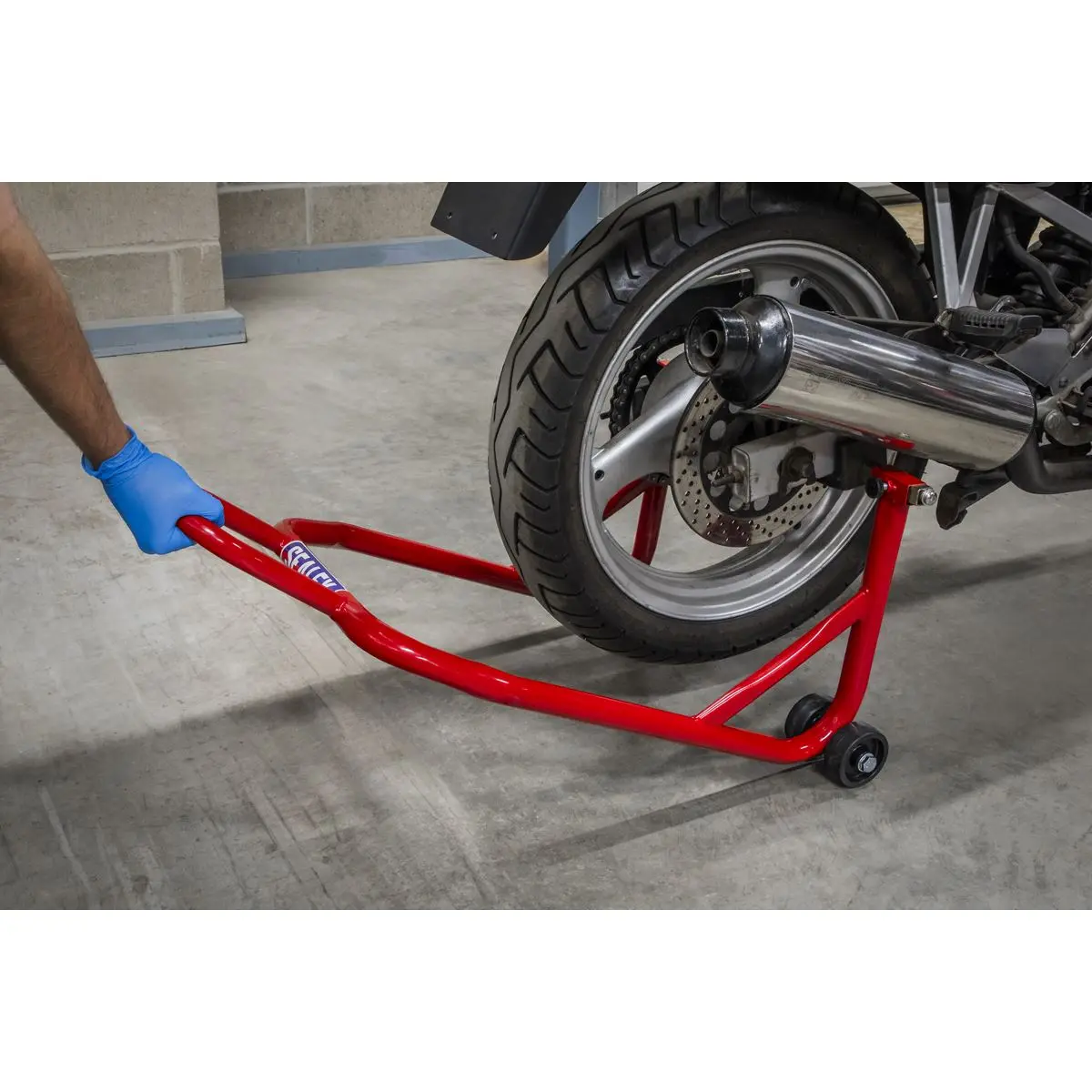 Sealey Universal Rear Paddock Stand with Rubber Supports - Image 6