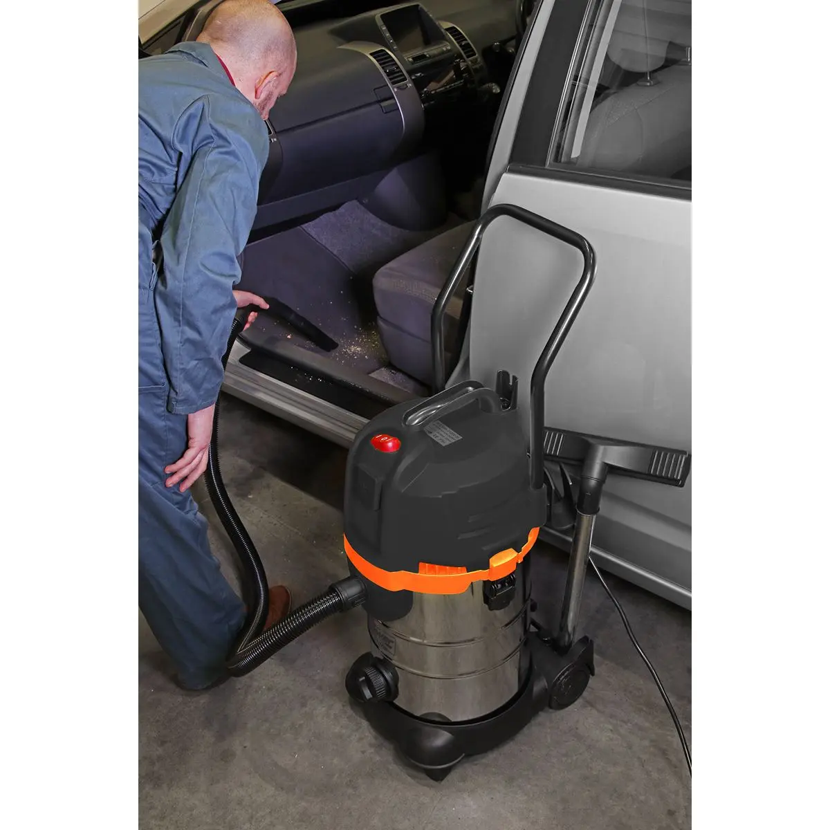 Sealey Vacuum Cleaner Cyclone Wet & Dry 30L Double Stage 1200W/230V - Image 11