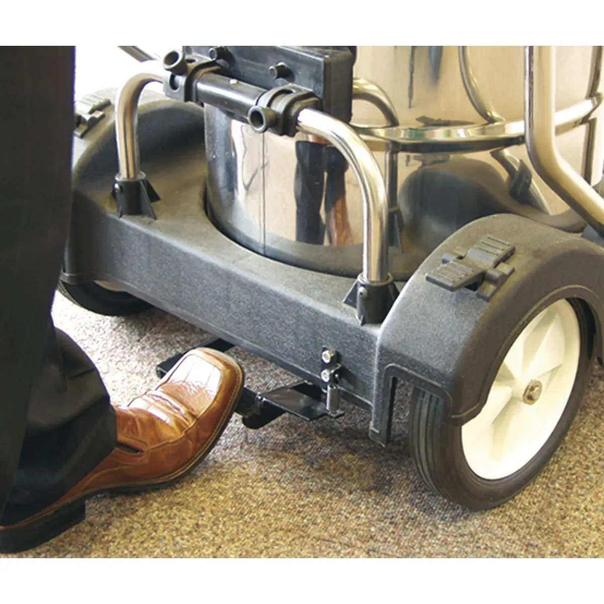 Sealey Vacuum Cleaner Industrial Wet & Dry 77L Stainless Steel Drum with Swivel Emptying 2400W - Image 4