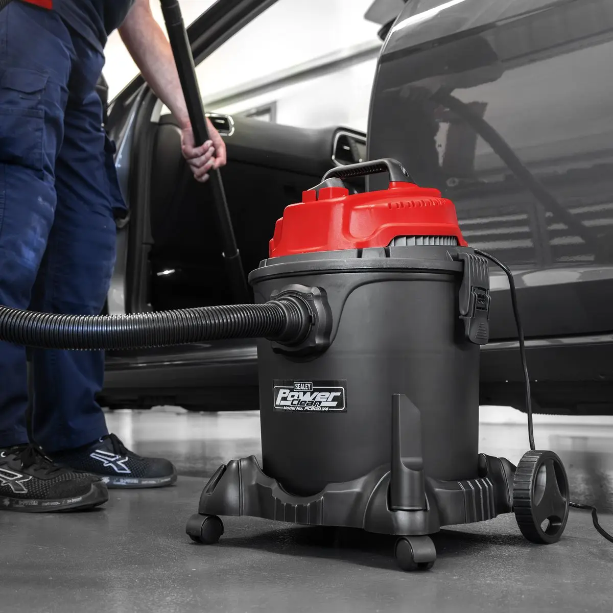 Sealey Vacuum Cleaner Wet & Dry 20L 1250W/230V - Image 6