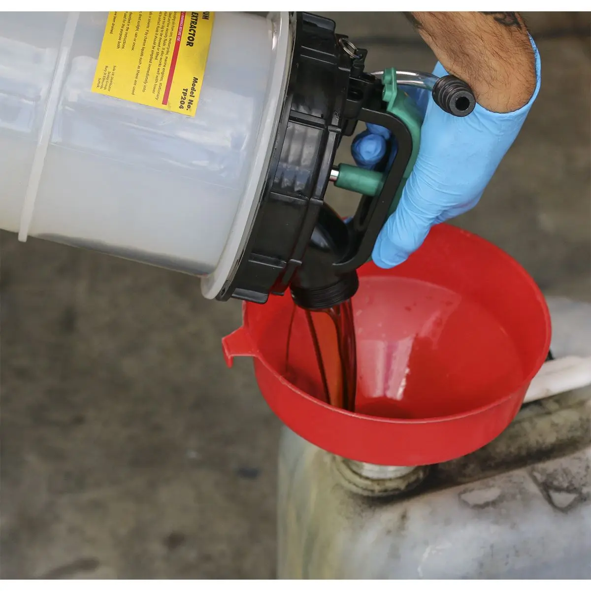 Sealey Vacuum Fuel/Fluid Extractor 8L - Image 3