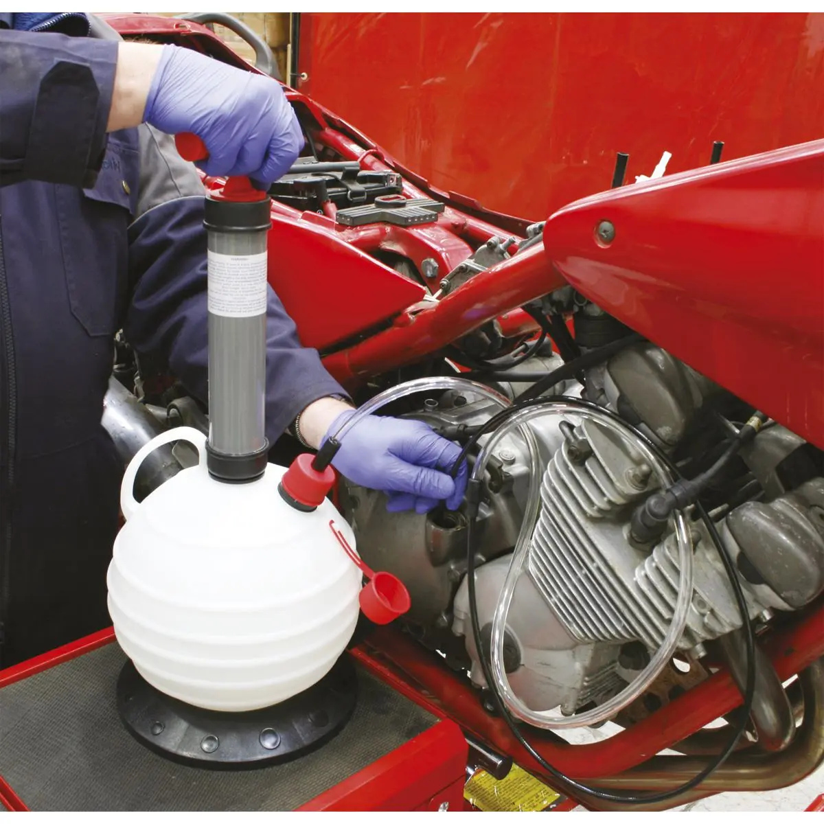 Sealey Vacuum Oil & Fluid Extractor Manual 5.5L - Image 4