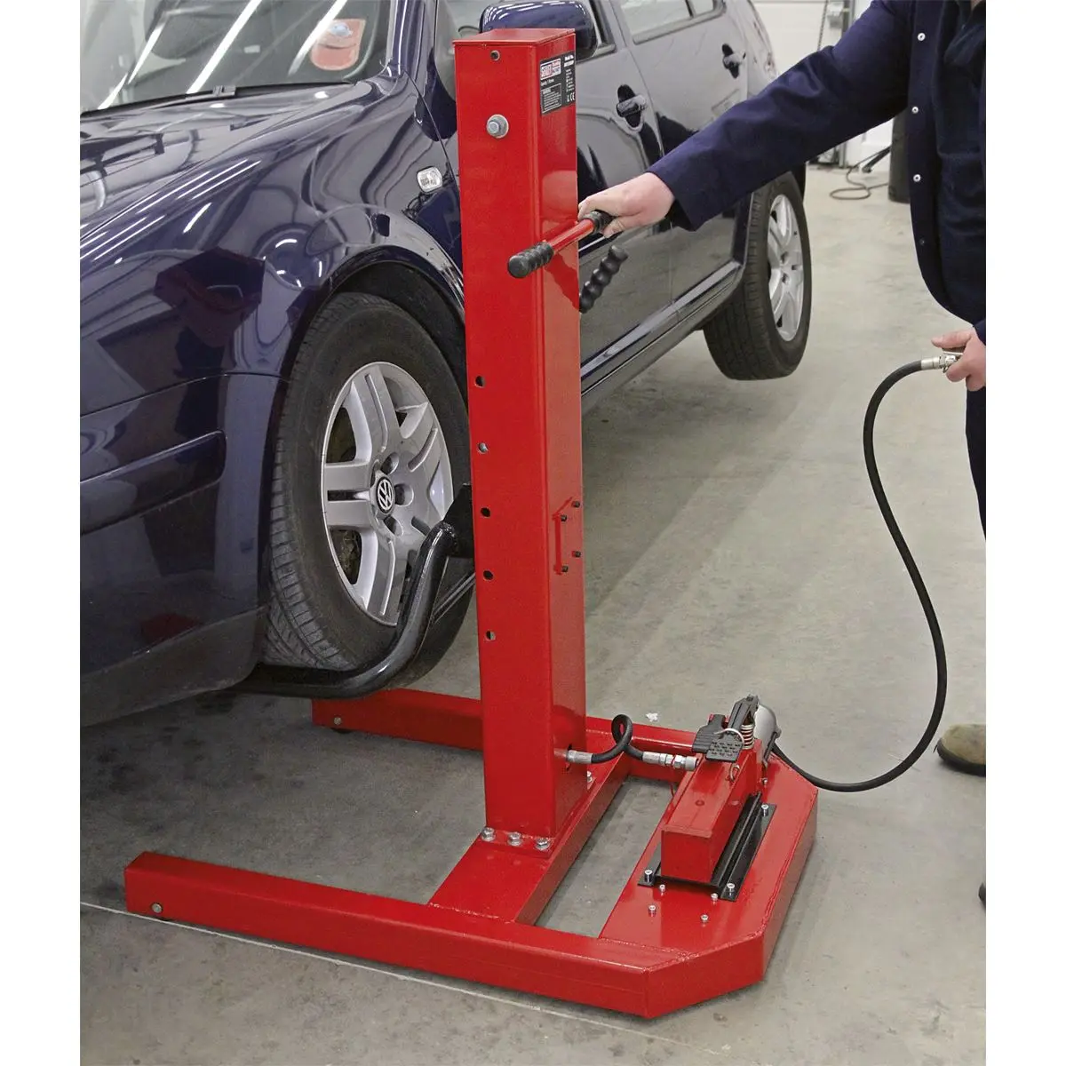 Sealey Air/Hydraulic Vehicle Lift with Foot Pedal 1.5 Tonne - Image 10
