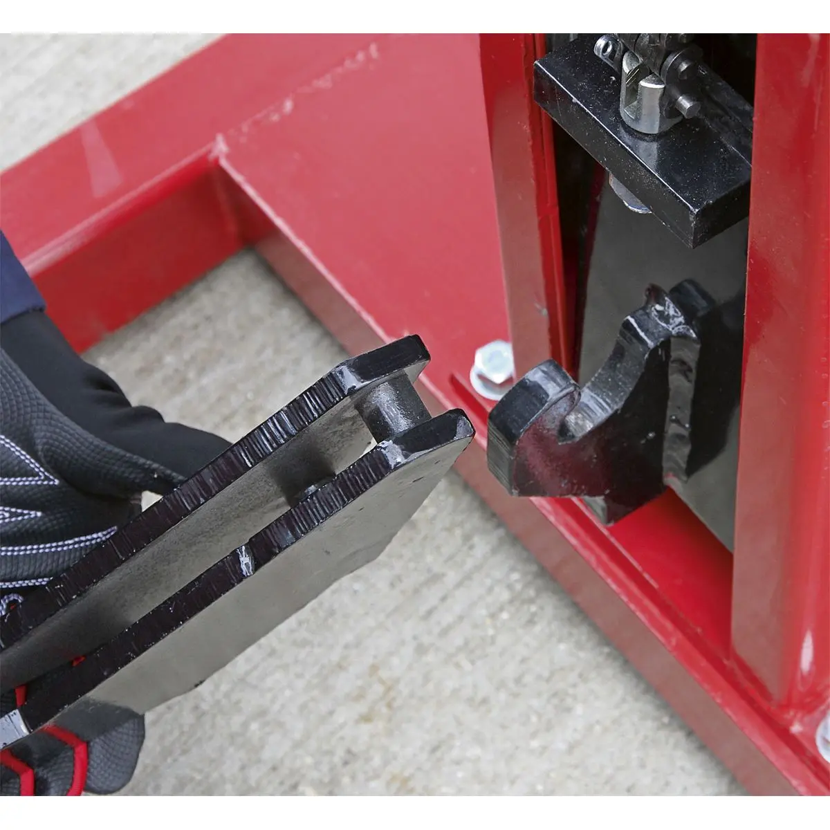 Sealey Air/Hydraulic Vehicle Lift with Foot Pedal 1.5 Tonne - Image 14