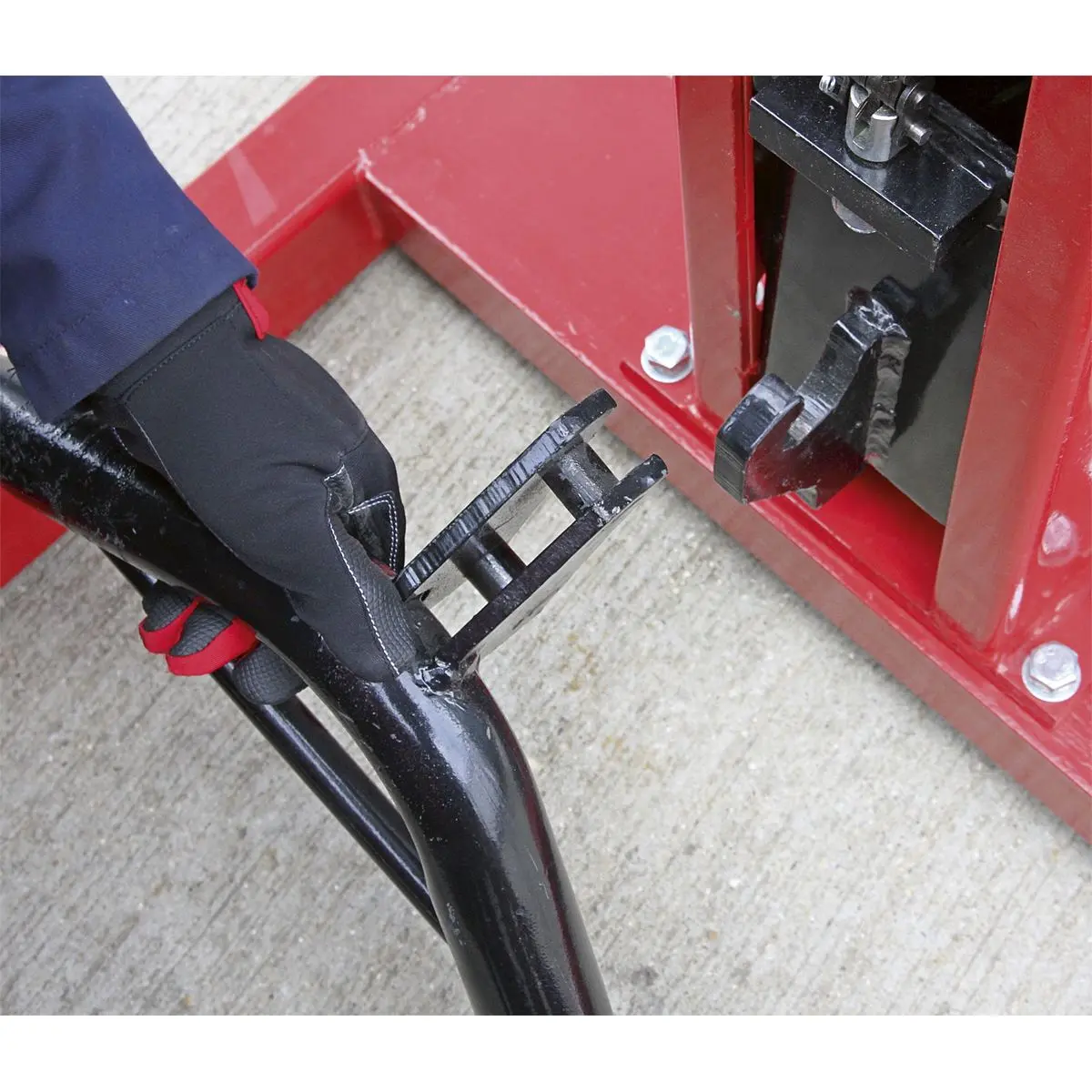 Sealey Air/Hydraulic Vehicle Lift with Foot Pedal 1.5 Tonne - Image 5