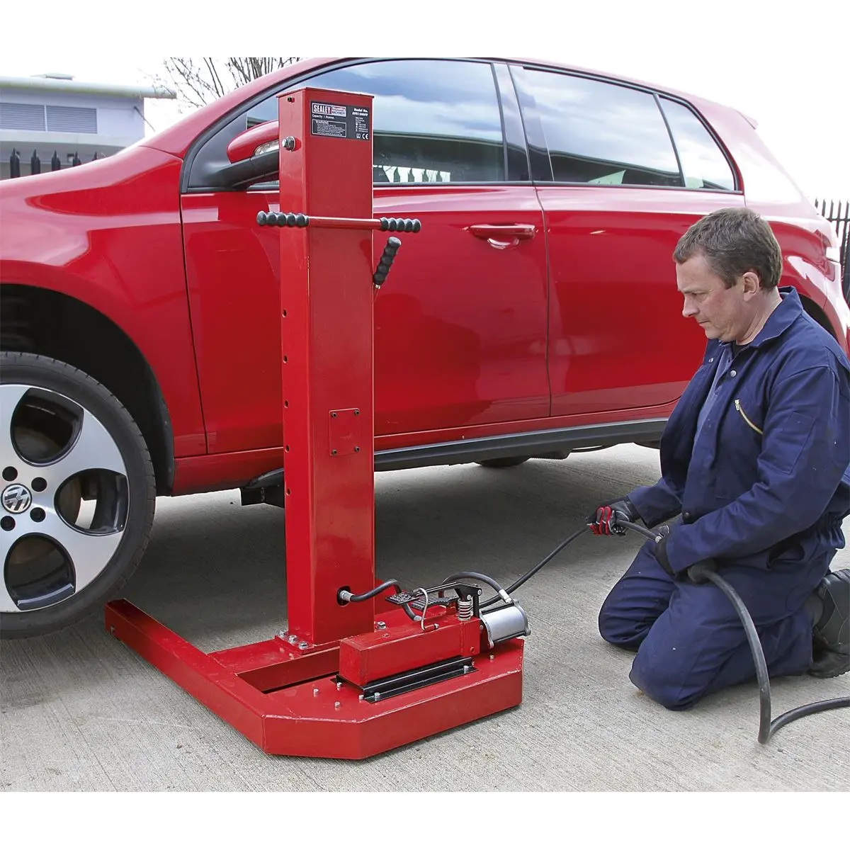 Sealey Air/Hydraulic Vehicle Lift with Foot Pedal 1.5 Tonne - Image 7