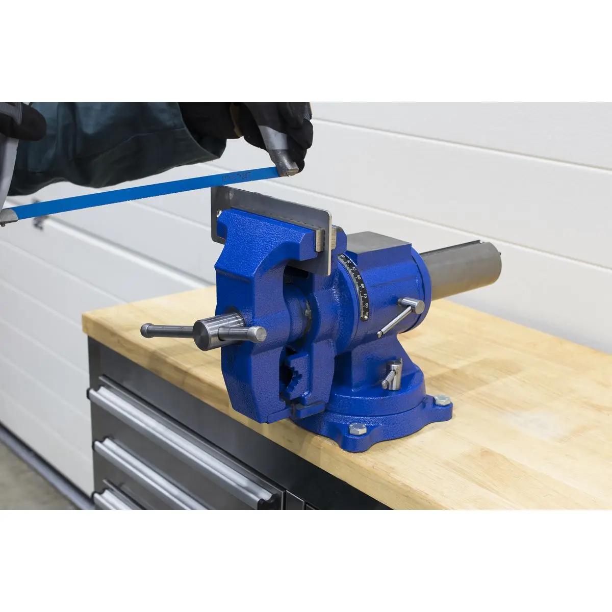 Sealey Vice Cast Iron Multifunction Swivel Base 150mm - Image 3