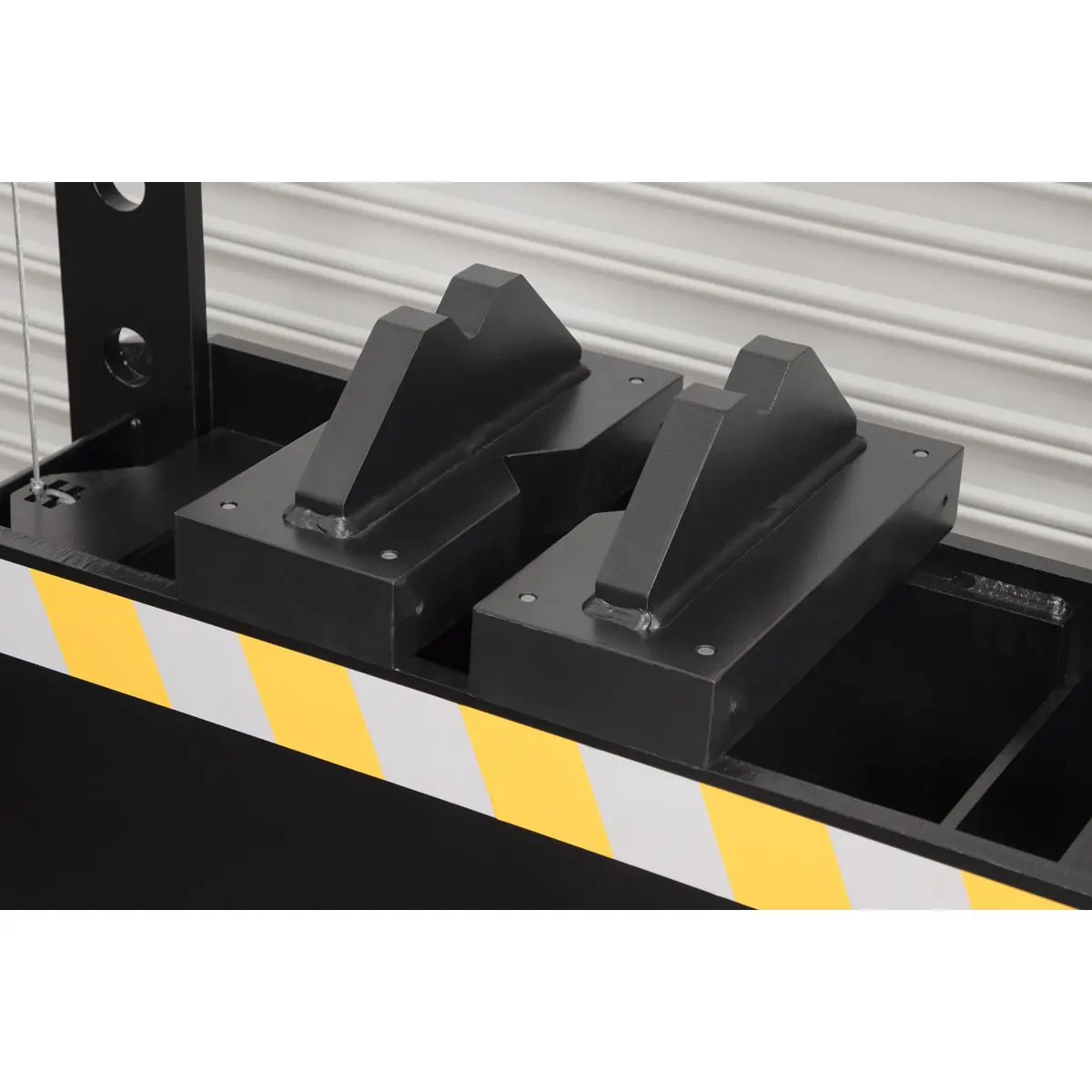 Sealey Viking Floor Type Air/Hydraulic Press with Sliding Ram & Foot Pedal 100 Tonne - Image 3