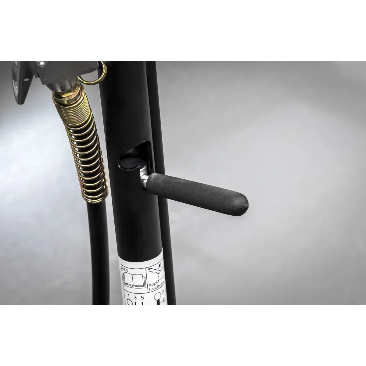 Sealey Viking Professional Long Reach Air/Manual Operation Trolley Jack with Rocket Lift 10 Tonne - Image 6