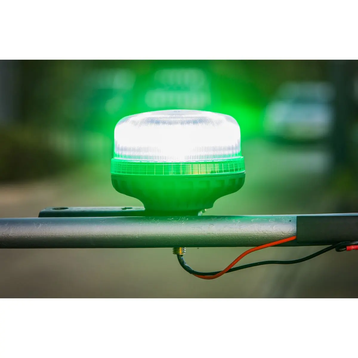 Sealey Warning Beacon SMD LED 12/24V 12mm Bolt Fixing - Green - Image 5