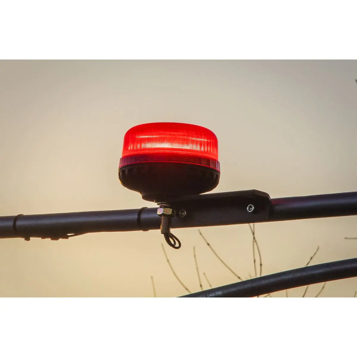 Sealey Warning Beacon SMD LED 12/24V 12mm Bolt Fixing - Red - Image 2