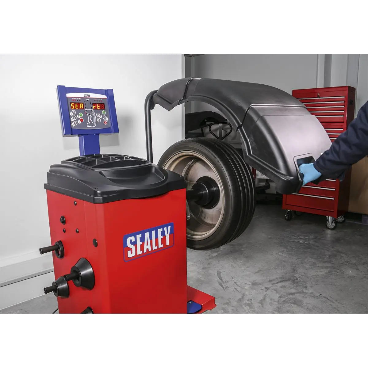 Sealey Wheel Balancer - Semi-Automatic - Image 10