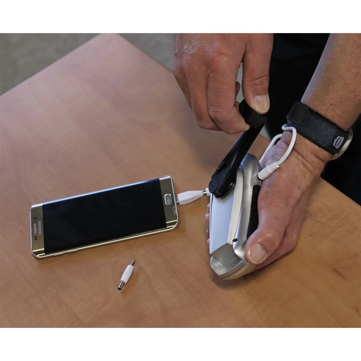 Sealey Rechargeable Wind-Up Torch 3 LED - Image 7