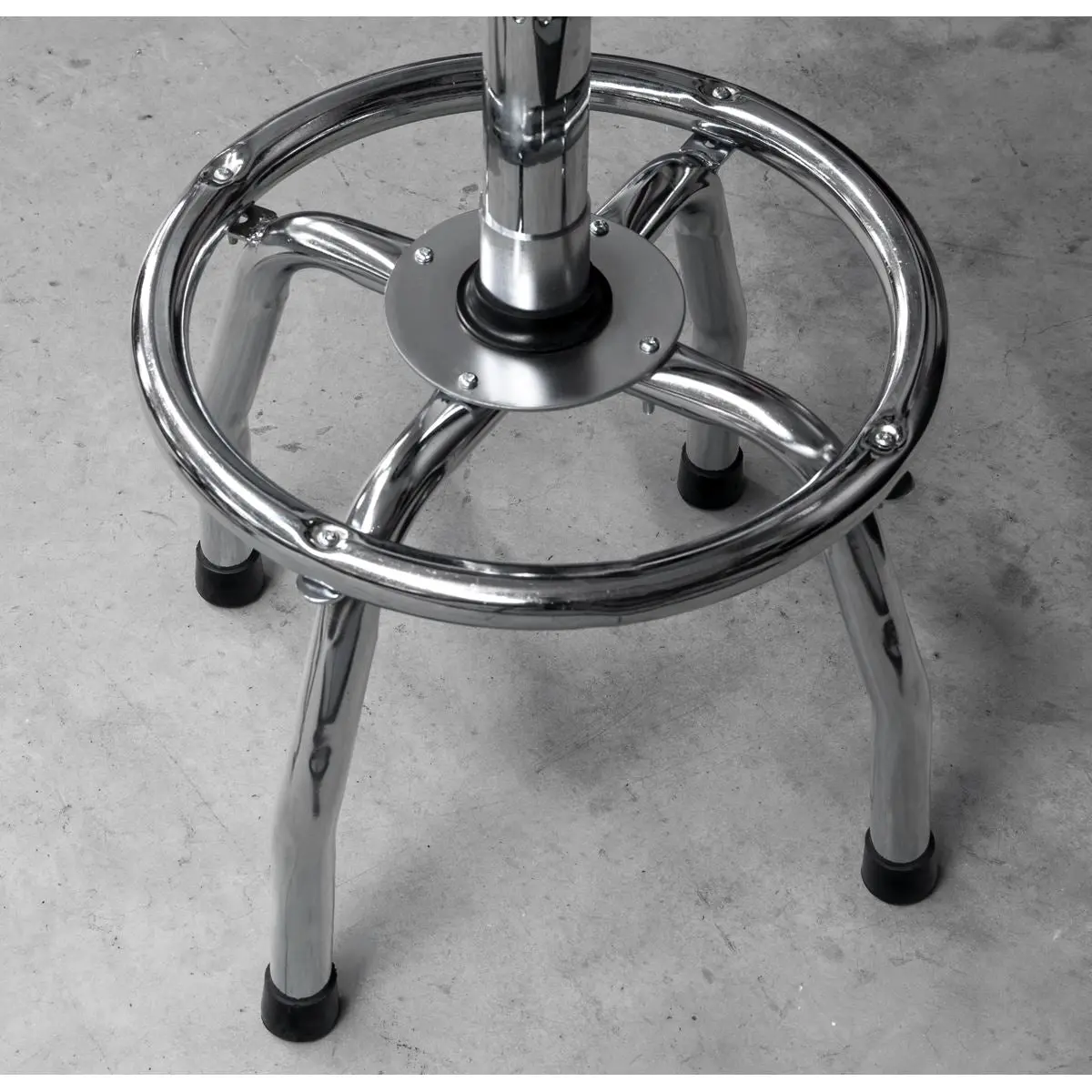 Sealey Pneumatic Stool Heavy-Duty Workshop with Adjustable Height Swivel Seat - Image 6