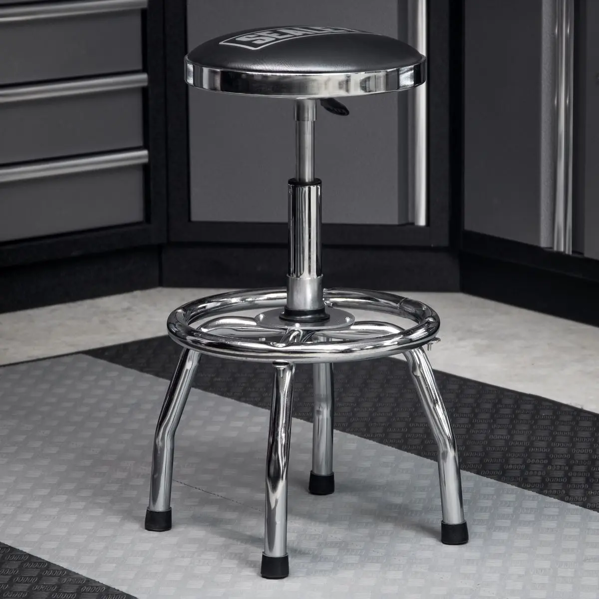 Sealey Pneumatic Stool Heavy-Duty Workshop with Adjustable Height Swivel Seat - Image 7