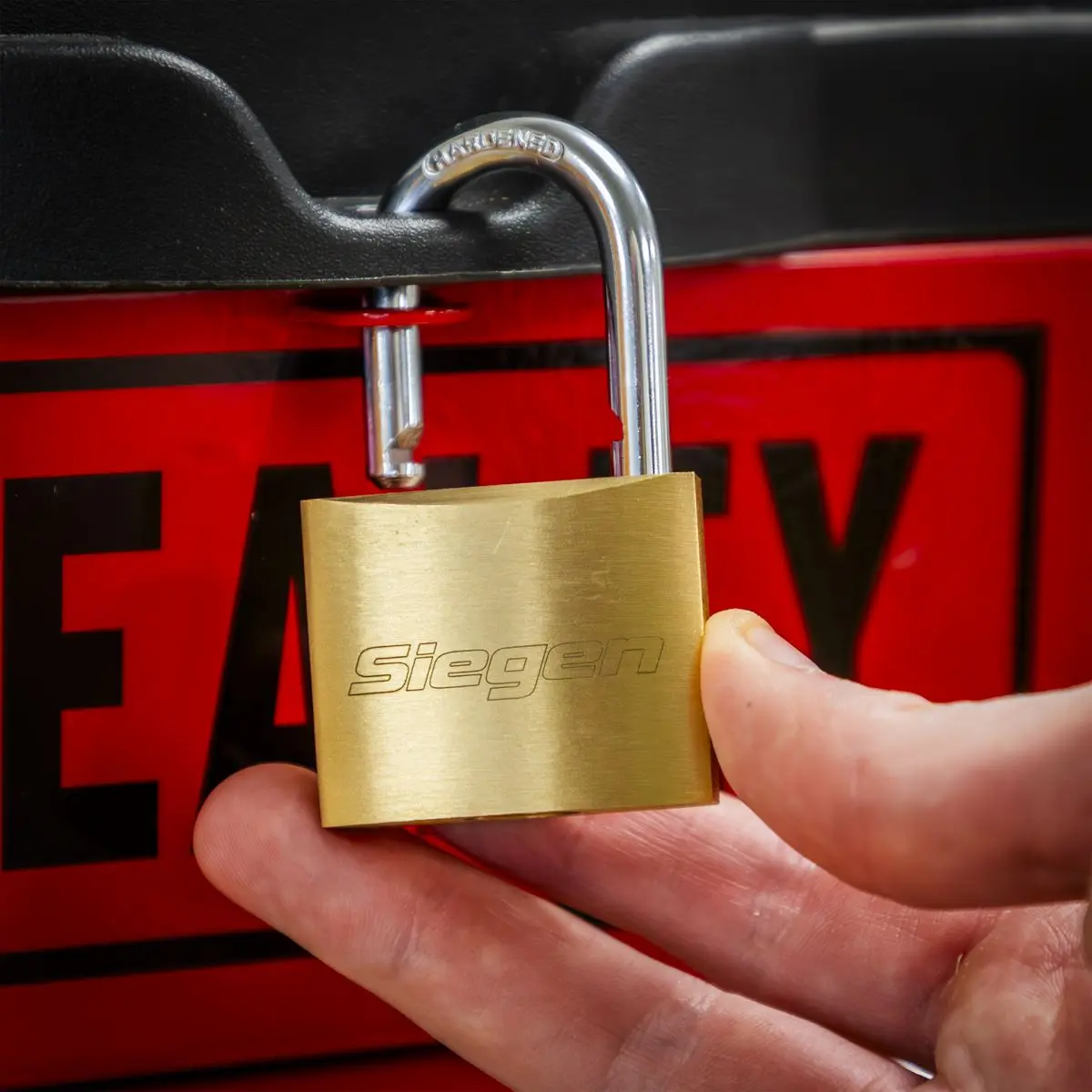 Siegen by Sealey Brass Body Padlock with Brass Cylinder Keyed Alike - Pack of 4 - Image 2