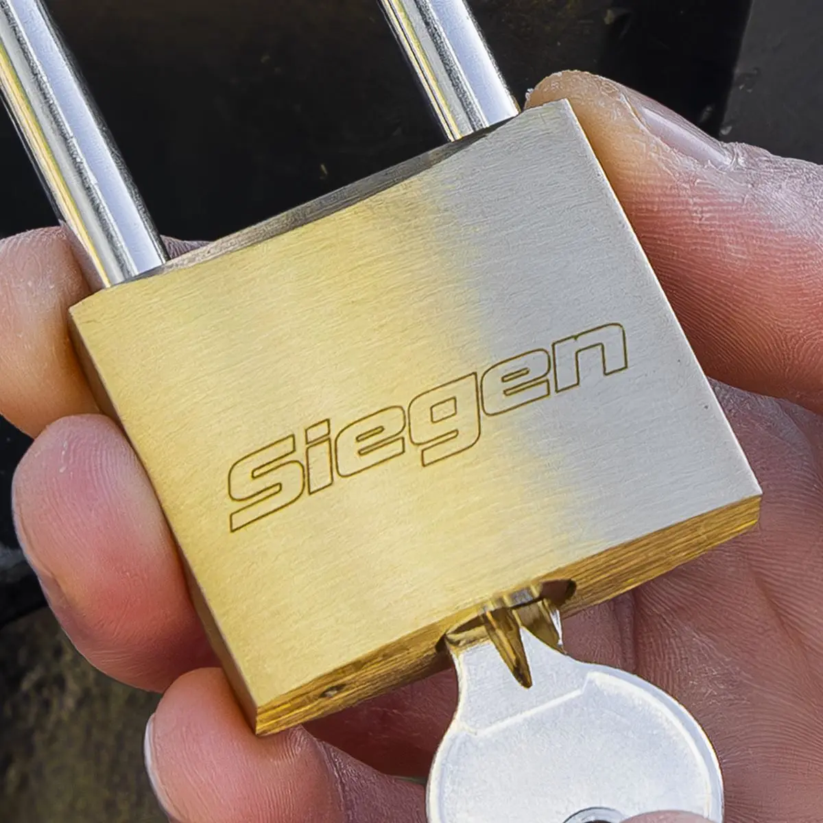 Siegen by Sealey Brass Body Padlock with Brass Cylinder Long Shackle 40mm - Image 8