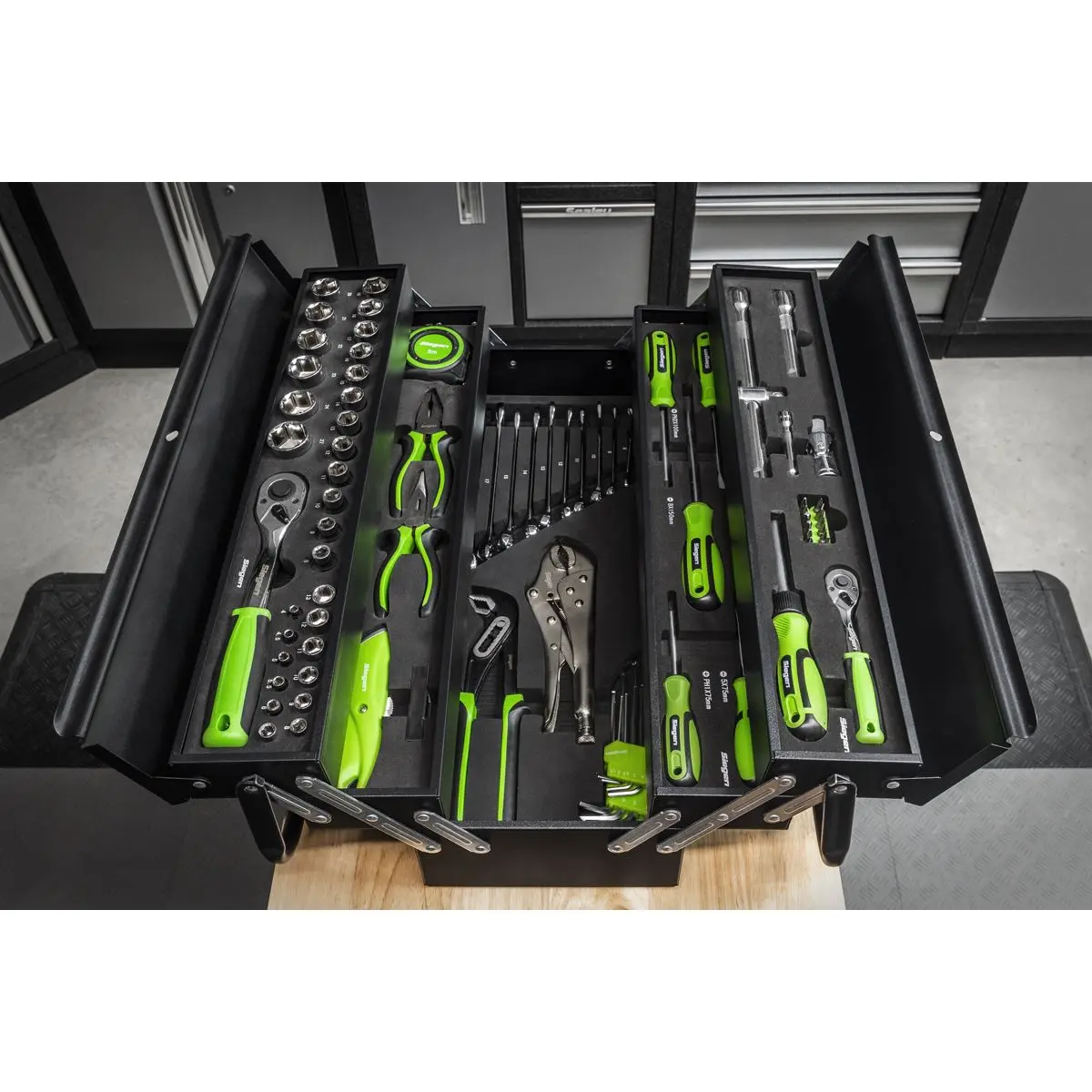 Siegen by Sealey Cantilever Toolbox with Tool Kit 86 Piece Sockets Spanners Screwdrivers - Image 10