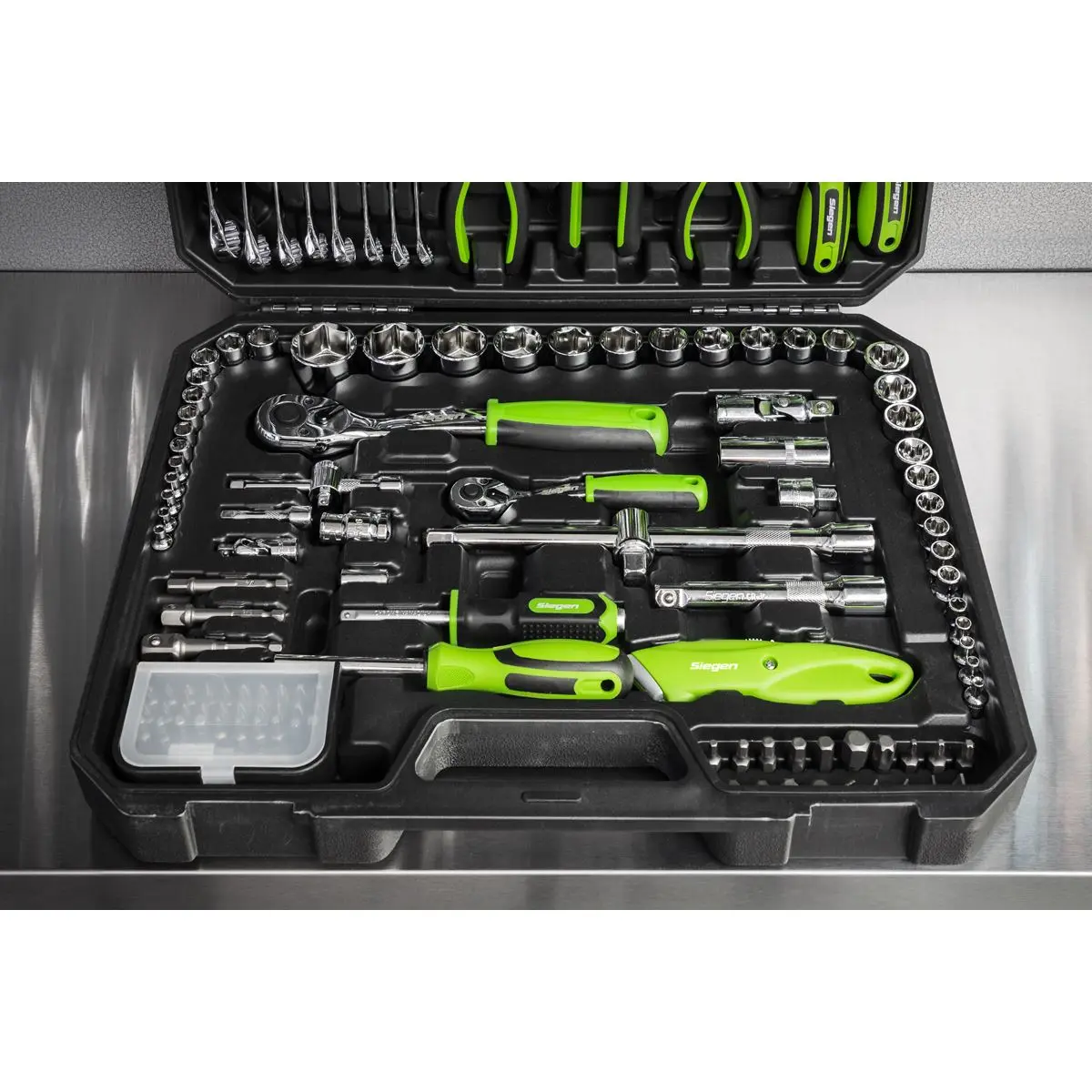 Siegen by Sealey Mechanic's Tool Kit 135 Piece 1/4" 1/2" Drive Sockets Spanners Hex Keys - Image 2