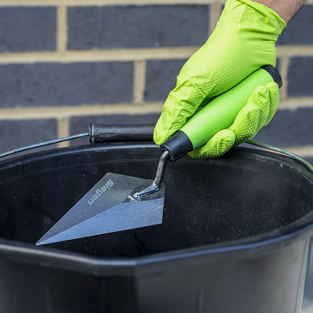 Siegen by Sealey Siegen Carbon Steel Pointing Trowel with Soft Grip 150mm - Image 3