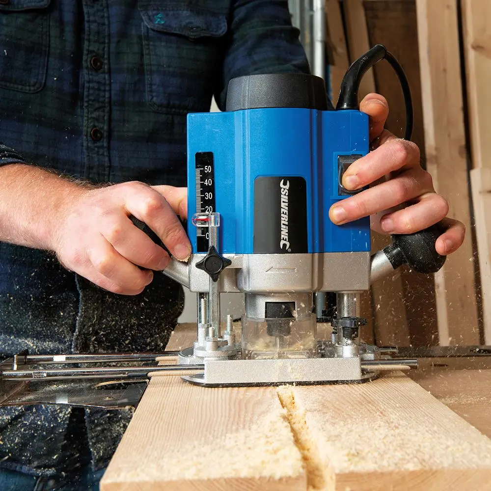 Silverline 1020W Plunge Router 1/4" 329863 - Image 4