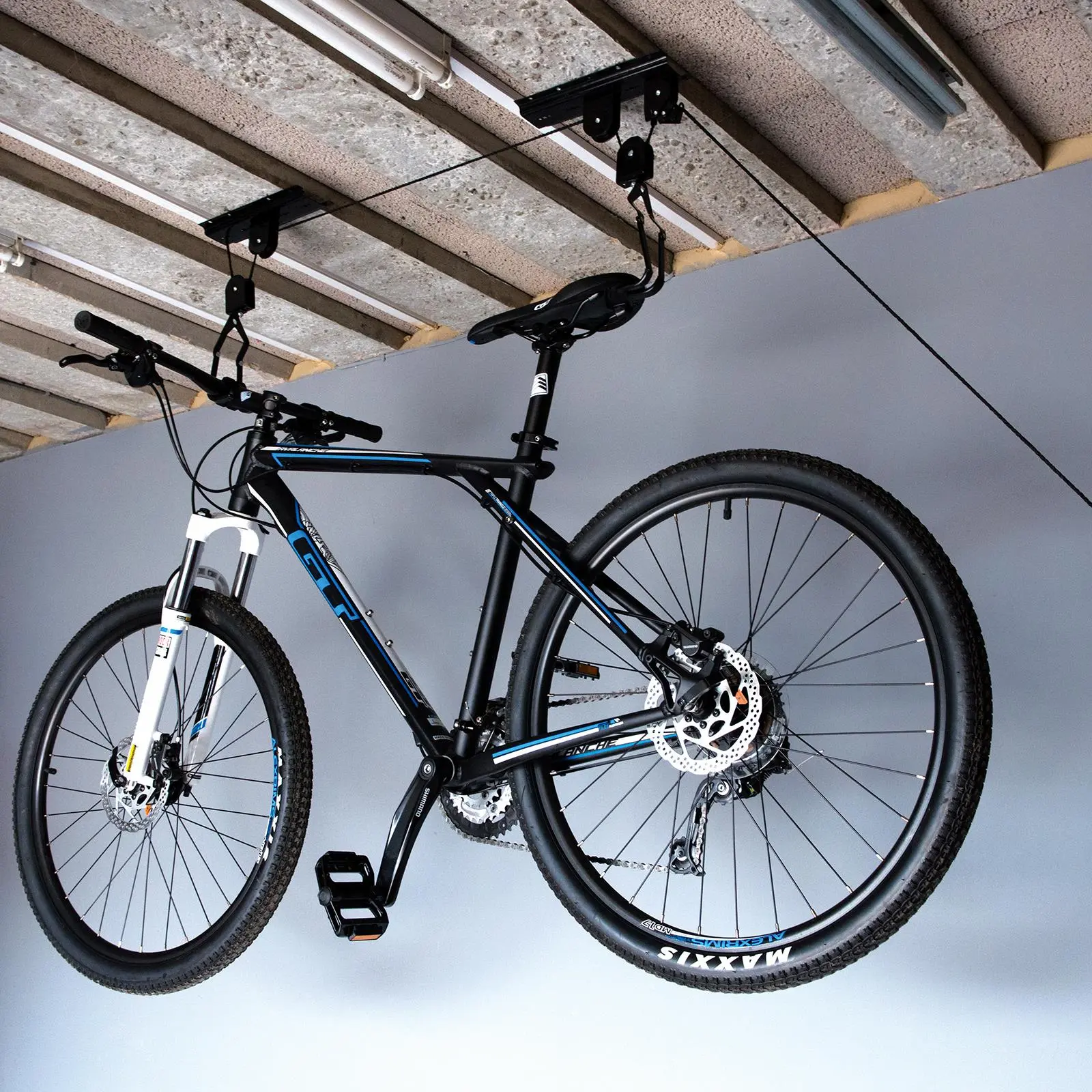Silverline 20kg Bike Lift Bicycle Garage Rubber Hooks Locking - Image 4
