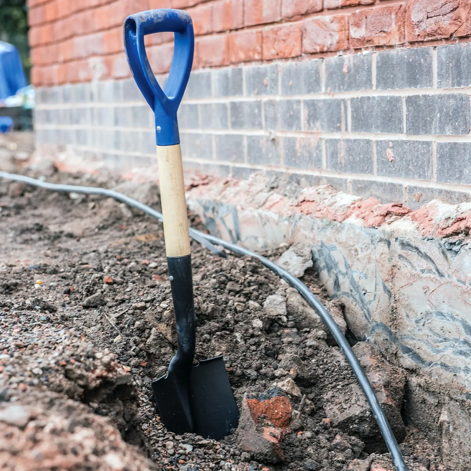 Silverline 700mm Mini Round Nose Spade Shovel Snow Garden Car - Image 4
