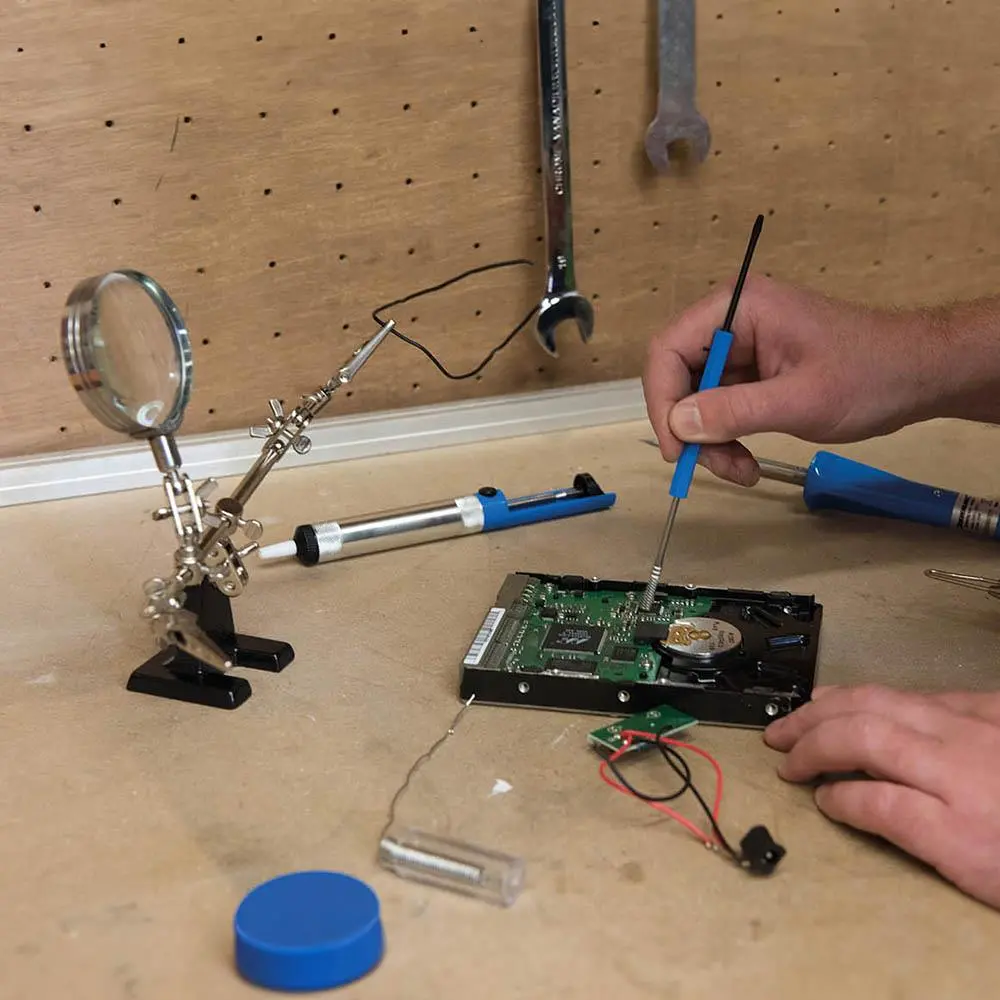 Silverline Electric Soldering Kit 9pce 100W / 30W 845318 - Image 4