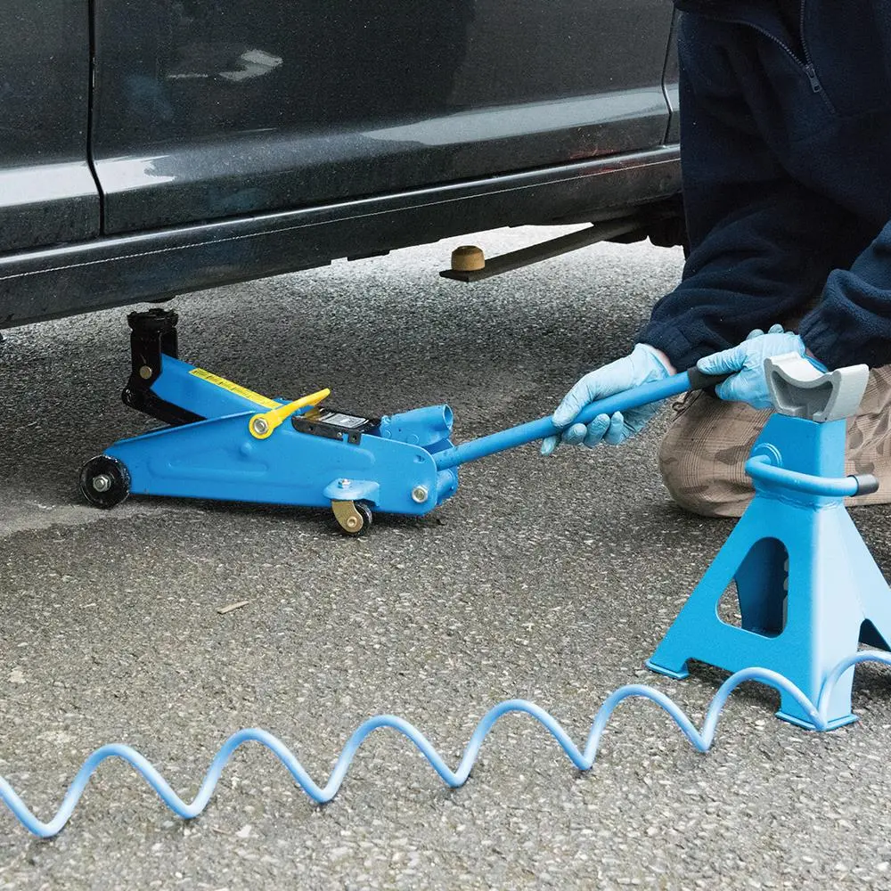 Silverline Hydraulic Trolley Jack 2 Tonne 633935 - Image 2