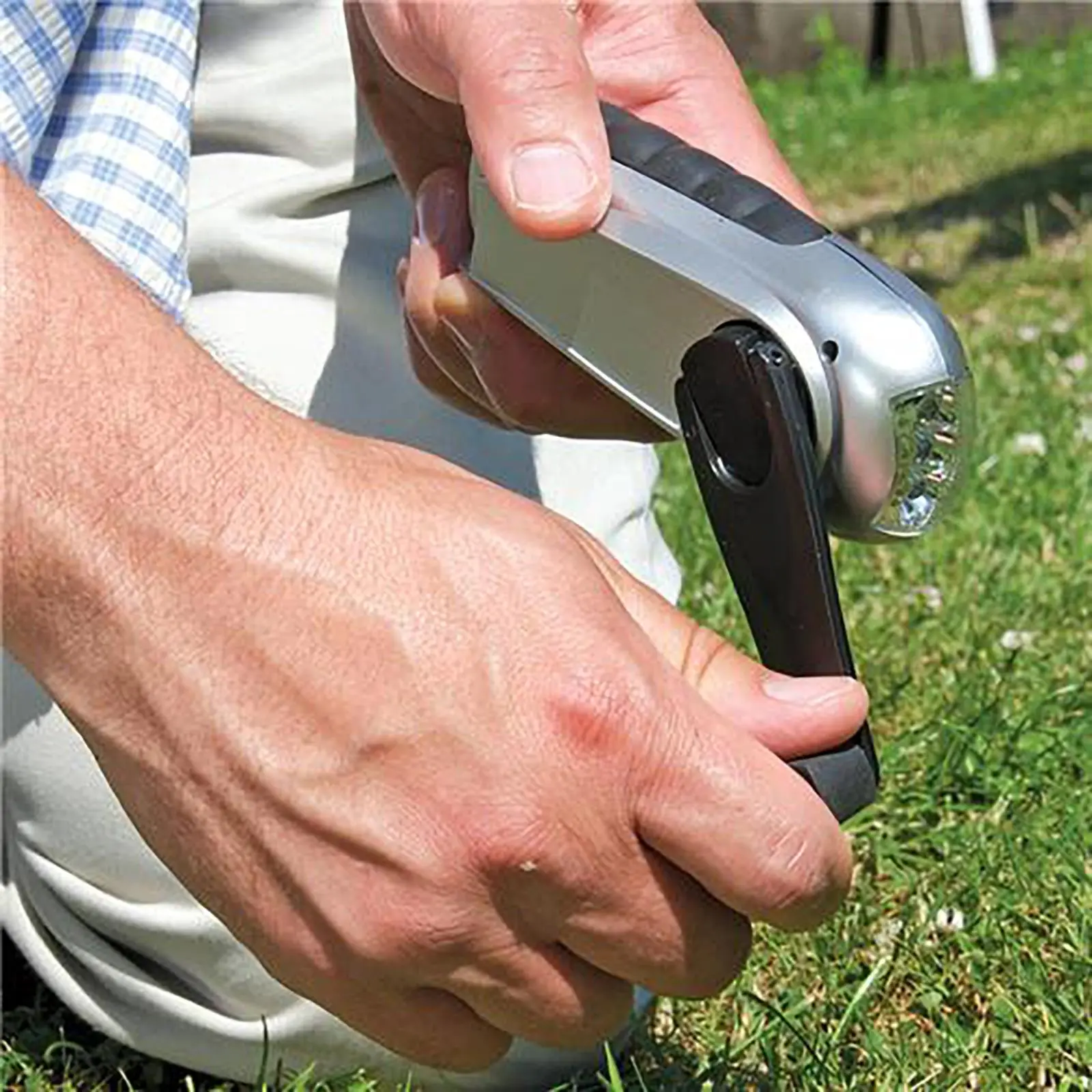 Silverline LED Wind-Up Torch 3 LED - Image 4