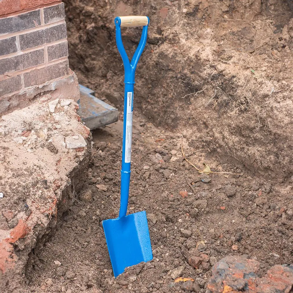 Silverline Solid Forged Trench Shovel 1000mm 783078 - Image 2