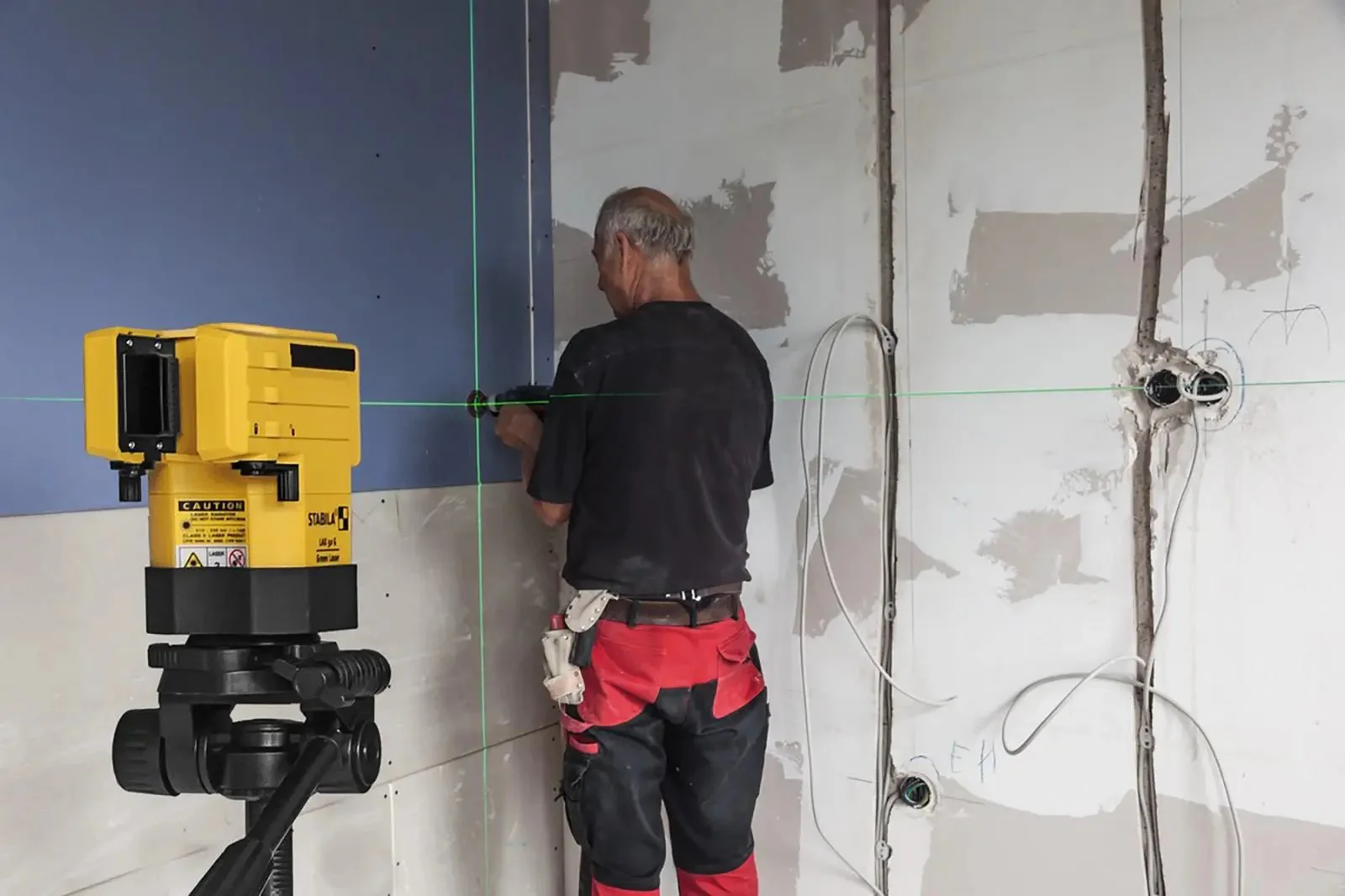 STABILA LAX 50 G Cross Line Laser Level Self Levelling 19110 - Image 2