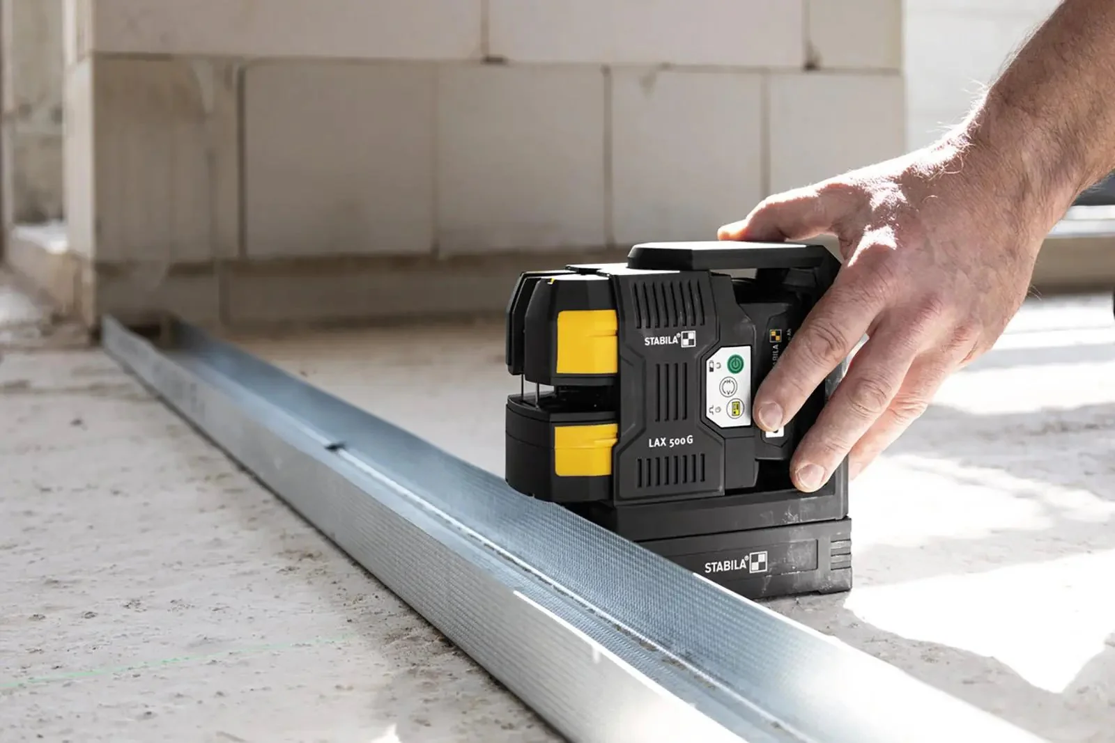 STABILA LAX 500 G Cross Line Plus Plumb Point Laser Level 12V System with Battery and Charger 19985 - Image 2
