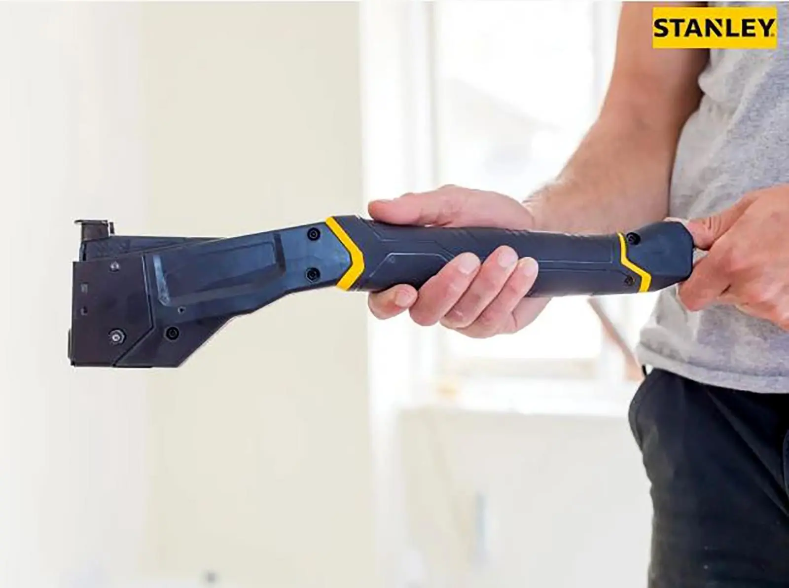 Stanley FatMax Hammer Tacker Composite Lightweight with 1000 10mm Staples - Image 5