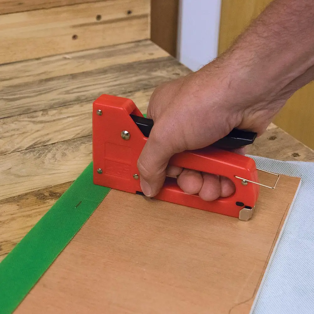 Task Staple Gun and 100 Staples - Image 5