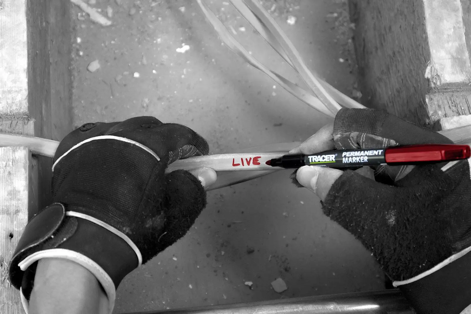 TRACER Permanent Marker Pen Red 1-2mm Fine Bullet Point - Image 6