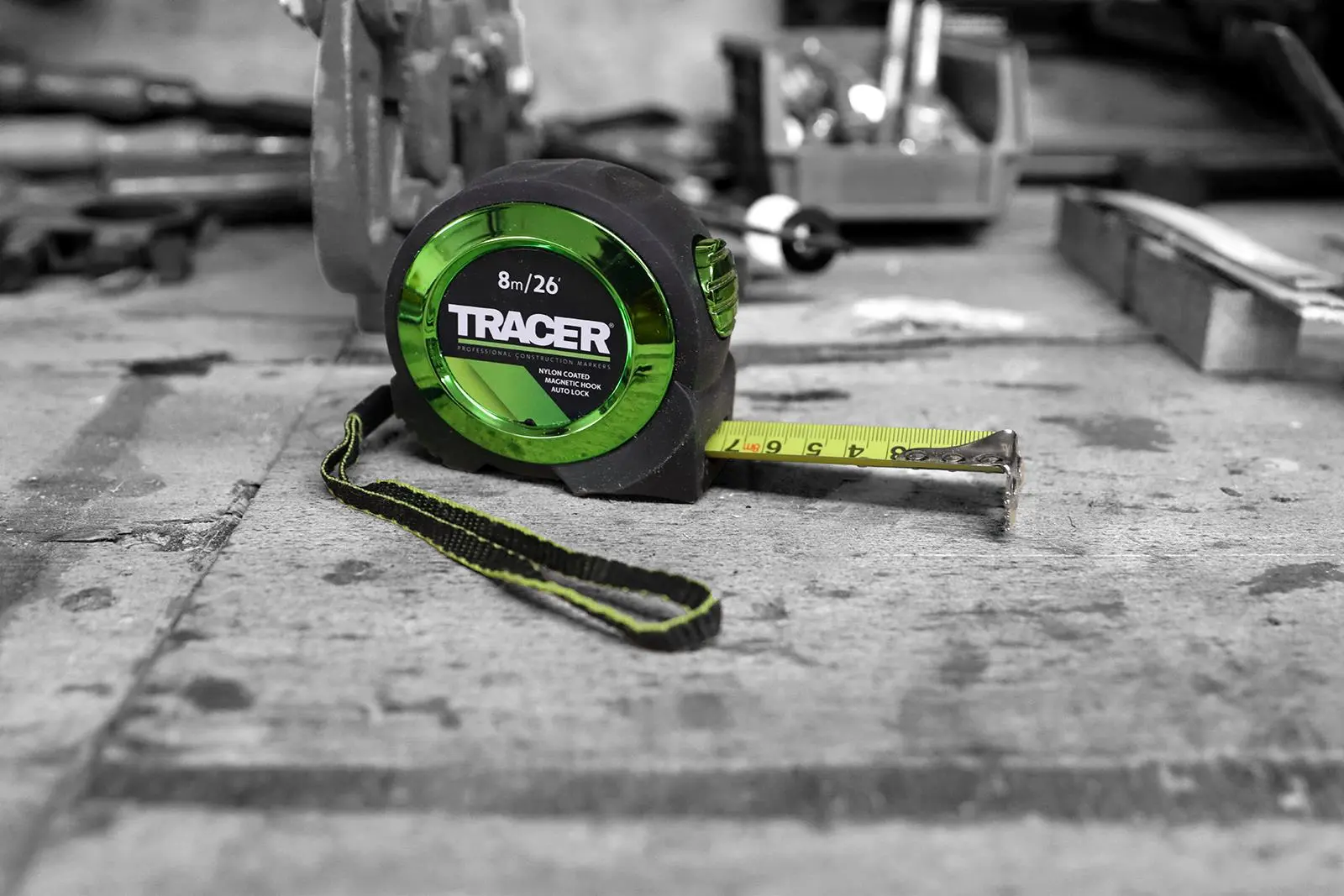 TRACER Tape Measure 8m Auto Lock Nylon Coated and Large Magnetic Hook - Image 3
