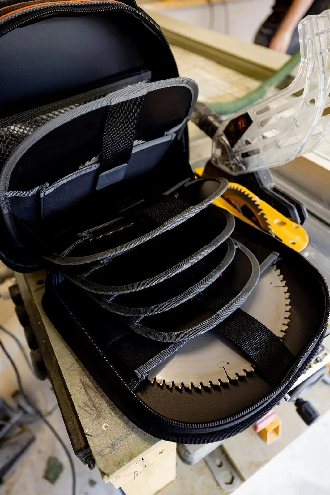 Velocity Rogue 14.0 Blade Storage Bag 11 Compartments up to 305mm Diameter VR-2911 - Image 7