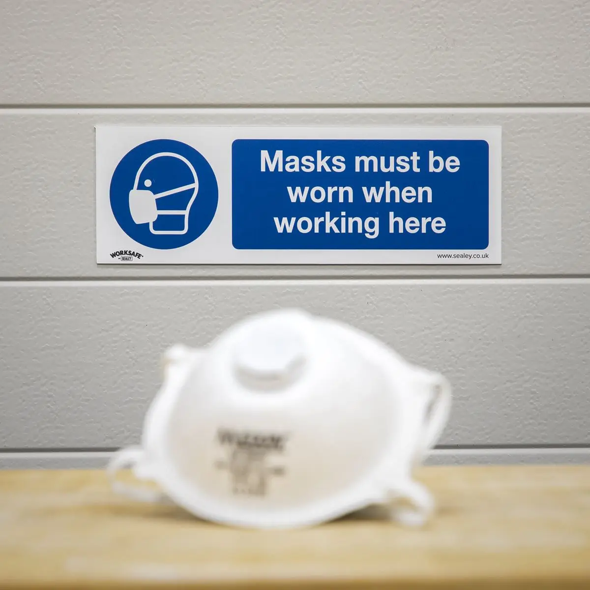 Worksafe by Sealey Mandatory Safety Sign - Masks Must Be Worn - Rigid Plastic - Image 4