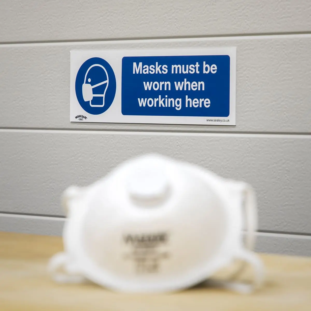 Worksafe by Sealey Mandatory Safety Sign - Masks Must Be Worn - Self-Adhesive Vinyl - Pack of 10 - Image 3