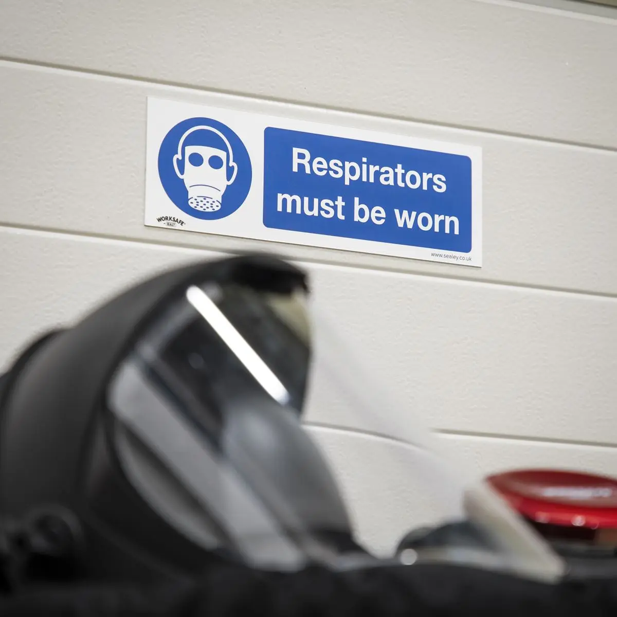 Worksafe by Sealey Mandatory Safety Sign - Respirators Must Be Worn - Rigid Plastic - Pack of 10 - Image 3