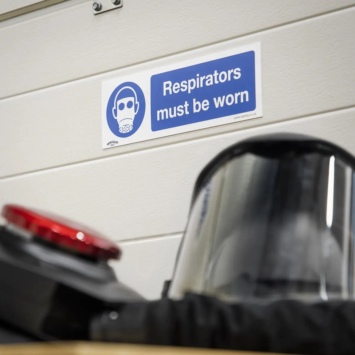Worksafe by Sealey Mandatory Safety Sign - Respirators Must Be Worn - Rigid Plastic - Pack of 10 - Image 4